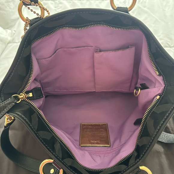 Coach Black Shoulder Bag with Textured Design - Picture 8 of 13